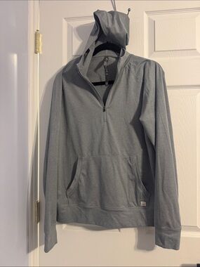 Vuori Men’s Pronto Performance half zip Hoodie size Medium